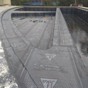 Impermeabilização da piscina realizada com Manta Asfáltica 